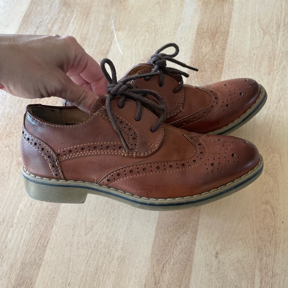 Boys brown wing tip dress shoes oxfords size 13 toddler